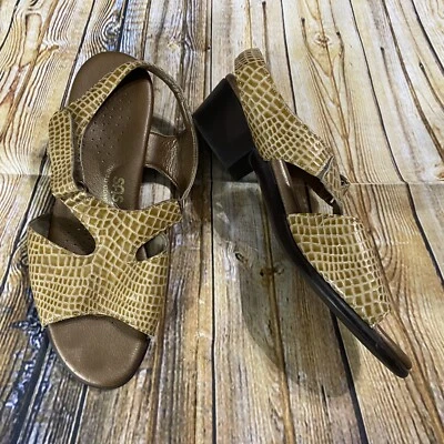 SAS Womens Size 8.5 TriPad Comfort Snakeskin Maryjanes Sandals Shoes - Image 1 of 4