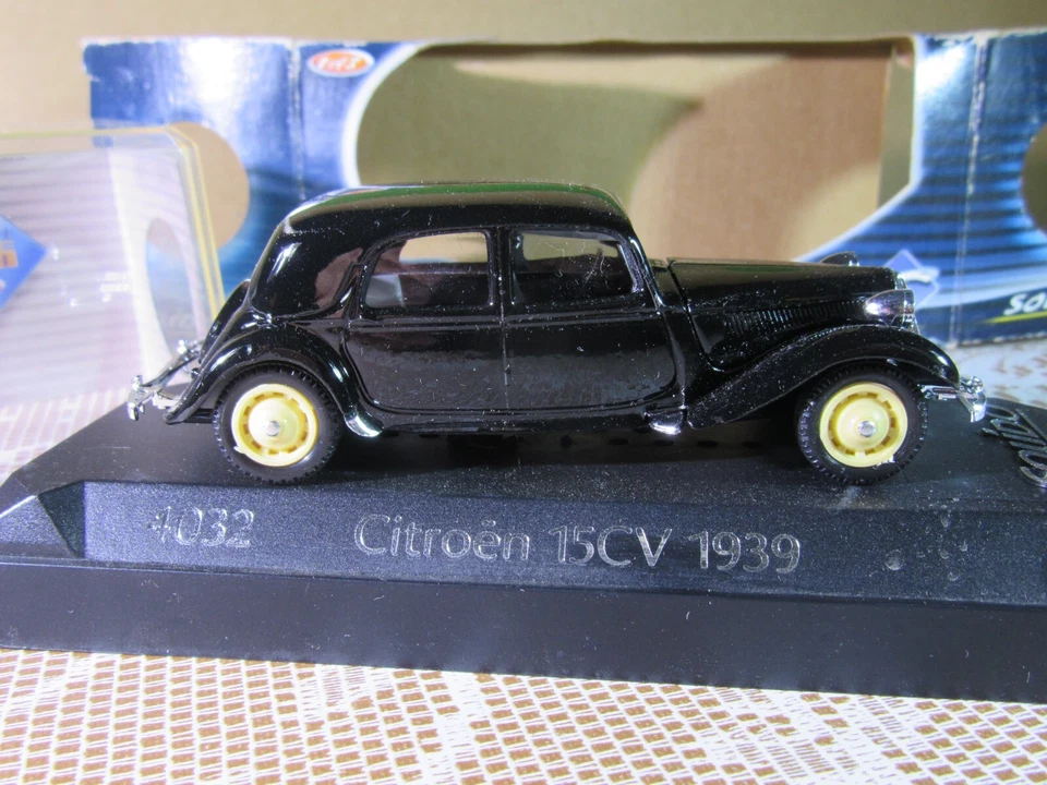 826Z Solido 4032 Francia Citroën Trazione 15 Six 1939 Nera 1:43 + Scatola Age D' - Immagine 1 di 4