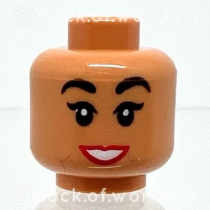 LEGO Minifigure Bella Ragazza Sorridente Faccia Acchiudente Parte Testa Marrone Rosso Rossetto - Foto 1 di 1