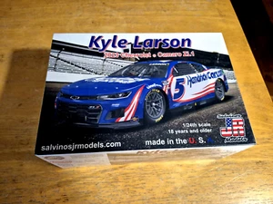 2023 Salvinos JR Modell Kyle Larson 2023 Chevrolet Camaro ZL 1 Kit #38239 - Bild 1 von 1