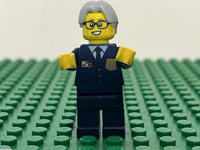 LEGO Percival Wheeler Minifigure Cty1124 City Police Chief - Image 1 of 4