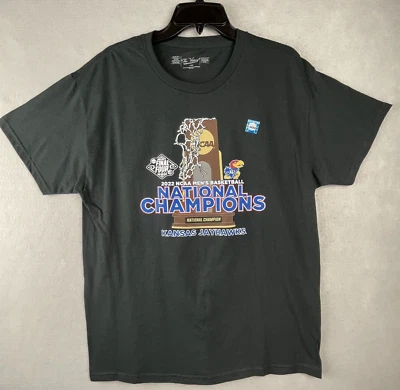 Camiseta Kansas Jayhawks 2022 NCAA Hombres Baloncesto Campeones Nacionales Nueva Foto 1 de 4