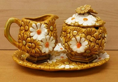 Jarra crema girasol cerámica vintage, tarro de azúcar y bandeja Foto 1 de 4