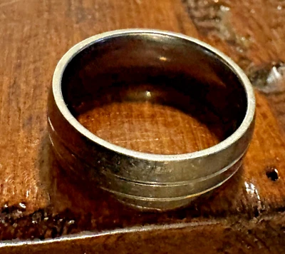 Alianza de boda Spikes titanio para hombre talla 9 anillo usado Foto 1 de 4