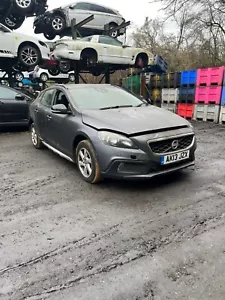 2013 Volvo V40 Cross Country Se Nav D3 A Headlight Bumper Breaking Whole Vehicle - Picture 1 of 2
