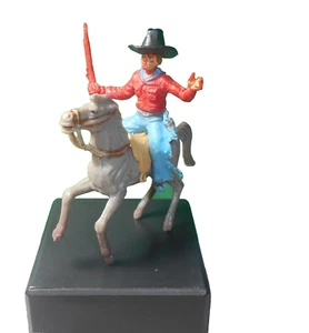 NARDI COWBOY SOLDATEN MIT GRAUEM PFERD UND WINCHESTER 8,5 CM UNBESPIELT  - Bild 1 von 2
