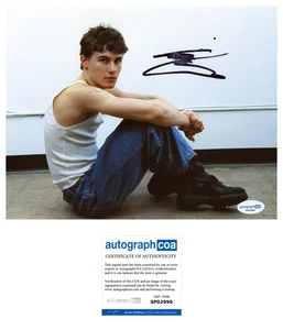 Sam Nivola 'The White Lotus' signiertes 8x10 Foto 'Lochlan Ratliff' ACOA - Bild 1 von 1