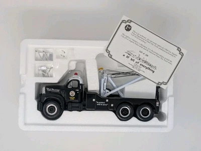 First Gear 18-2372 1960 Mack B-61 Tow Truck Los Angeles Police Department - NIB - Image 1 of 2