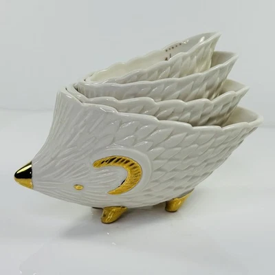 Anthropologie Misurini Riccio Nidificazione Impilabile Ceramica Bianco e Oro - Immagine 1 di 4