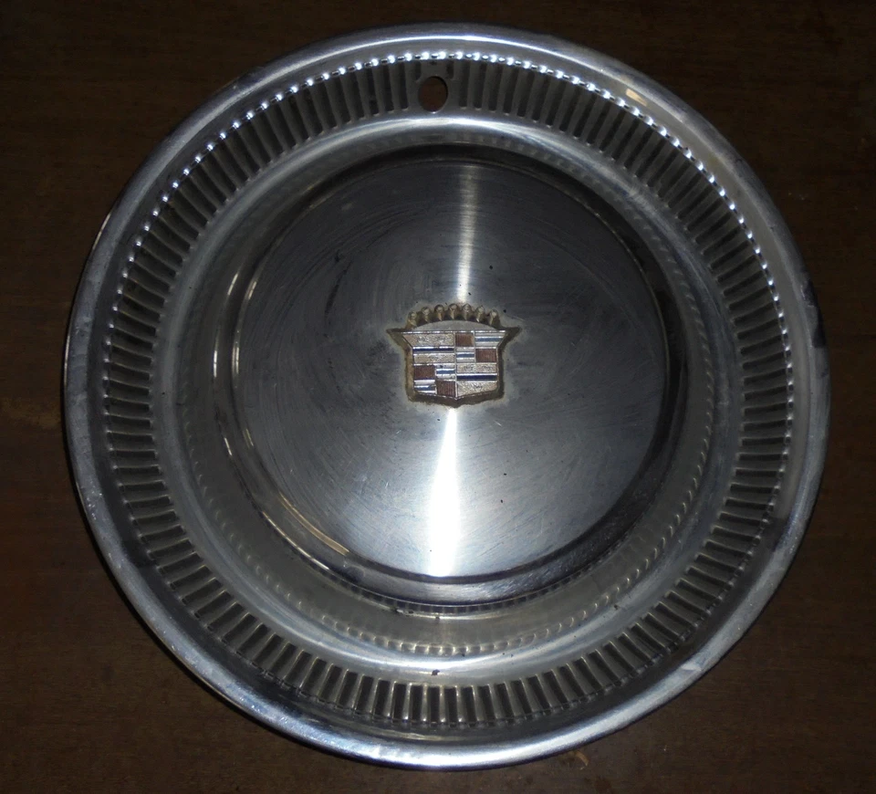 Cadillac Fleetwood Deville 1974 1975 1976 tapacubos 15" Foto 1 de 1