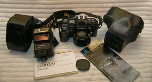 Minolta Maxxum 7000 SLR Film Camera with AF 50mm Macro f1.7 lens & 2800AF Strobe - Picture 1 of 12