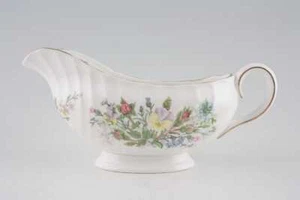 Aynsley - Wild Tudor - Sauce Boat - 111510G - Picture 1 of 1