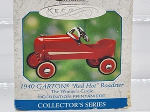 Hallmark 1940 Garton Red Hot Roadster Collector’s Keepsake Ornament Nuevo en caja - Imagen 1 de 3