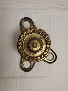 Cadillac Fleetwood, Brougham 1986-1987 Locking Hubcap Bracket - Picture 1 of 3