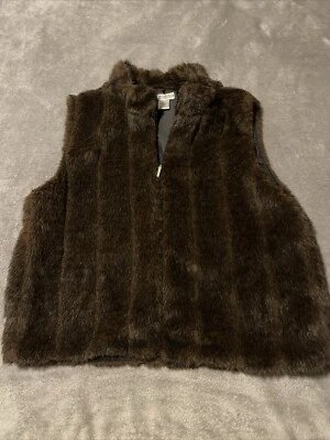 Investments Faux Fur Lined Vest With Pockets Women’s Size Large - Image 1 of 4