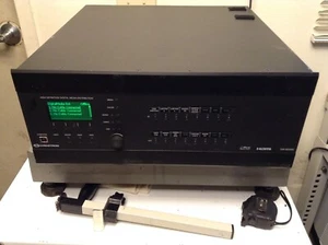 Conmutador de distribución 4U para medios digitales Creston DM-MD8X8 8x8 con módulos - Imagen 1 de 11