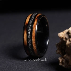Herren Schwarz Wolfram Ehering Whisky Fass Holz Meteorit Ring 8 mm - Bild 1 von 10