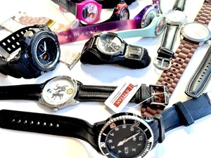 Lote de relojes paquete mixto funcionando y sin probar nuevos y para reparaciones - Imagen 1 de 8