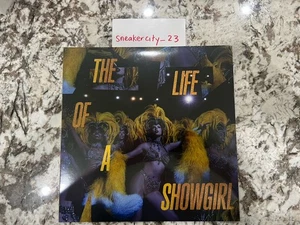 🔥 Taylor Swift The Life of a Showgirl Lovely Bouquet Golden Vinyl New In Hand - Imagen 1 de 4