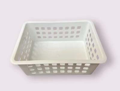 Cesta/lixeira de armazenamento Rubbermaid Slide N Stack ~ 5581 ~ branca ~ exterior: 11" x 8" - Imagem 1 de 4