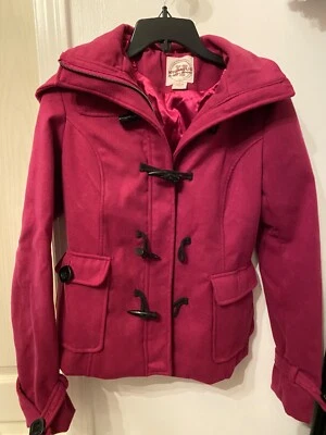 液压粉色女式小外套豌豆外套风格拉链和纽扣 — 第 1/4 张图片