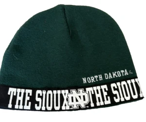 VTG UND North Dakota Fighting Sioux Logo Green Hockey Beanie Hat Red Oak Winter - Picture 1 of 4