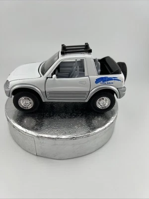 Kinsmart Toyota RAV4 1:32 Cabriolet Pull Back White WORKS! Doors, Hood Open - Image 1 of 4