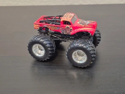 Hot Wheels Monster Jam Captain’s Curse 2007 Freestyle Champion Red Chrome 1:64 - Image 1 of 4