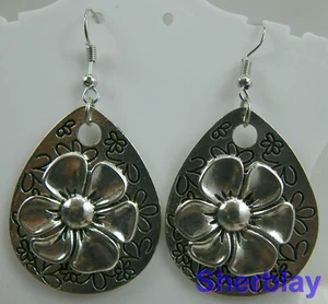 Vintage Jewelry Droplet Shape 3D Flower Pattern Dangle Earrings Silver Plated - Picture 1 of 3