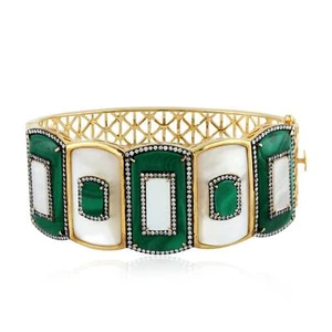 Brazalete de diamantes con tachuelas de perlas de malaquita verde de 32,88 quilates de oro amarillo de 18 k - Imagen 1 de 6