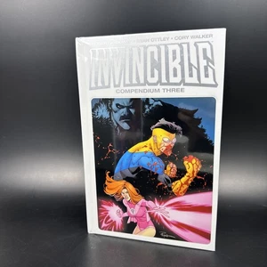 Invincible Compendium Three - DCBS Variant Hardcover - SEALED - Image Comic - Bild 1 von 5