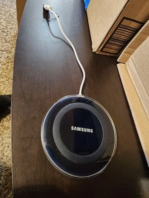 Samsung - EP-PG9201 Fast Charge Wireless Charging Pad Base mit USB Kabel *GETESTET - Bild 1 von 2
