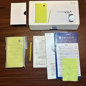 Nintendo DSi Limettengrün Konsole, Originalverpackt, getestet und funktionsfähig, inkl. Stylus Pen - Bild 1 von 19