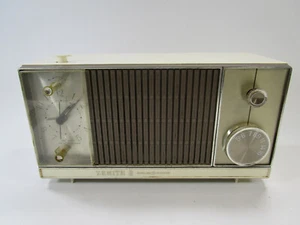VINTAGE ZENITH MODEL Z265W AM SOLID STATE RADIO ALARM CLOCK RETRO - Picture 1 of 11