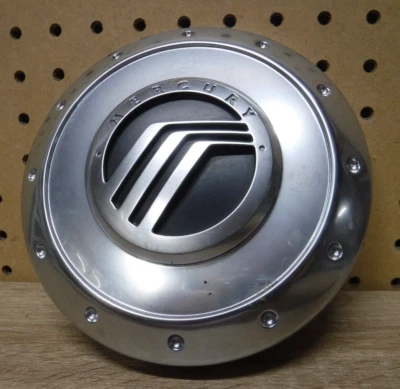 MERCURY MOUNTAINEER CENTER CAP COVER 2002-2005 P/N 1L24-1A096-DF 3L24-1A096-DA - Image 1 of 4