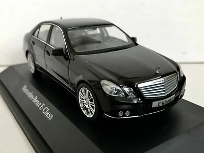 Mercedes-Benz E Elegance w212  Black  1:43 SCHUKO - Image 1 of 4