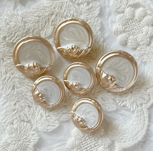 10pcs 18/23mm Matte gold metal pearly white drip glaze round shank buttons - Picture 1 of 2