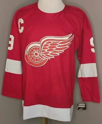 Gordie Howe Detroit Red Wings Red & White "1987-2007 Throwback" CCM NHL Jersey - Image 1 of 2