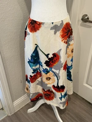 Falda midi floral blanca Banana Republic talla 6 BR para mujer Foto 1 de 4