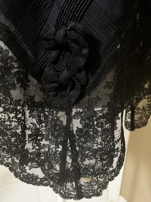 PINK HOUSE 大号花边和胸针 Tuck & Bow 棉黑色 Stole 47 x 47 围巾裹巾 — 第 1/4 张图片