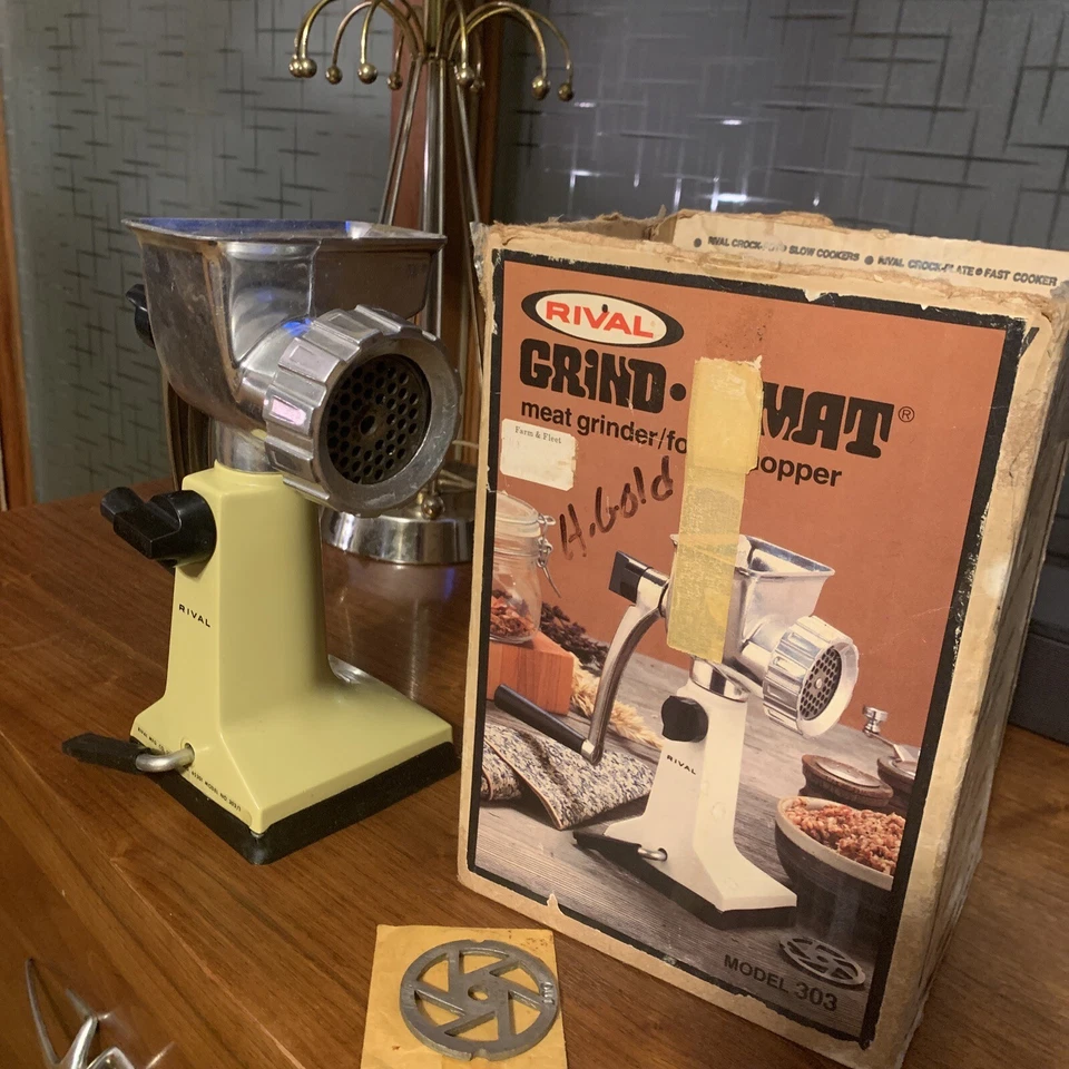 Rival 303 Grind-O-Mat Molinillo/Picadora de Alimentos Cosecha Oro Completo con Caja de Succión Foto 1 de 4