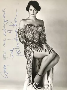 LESLIE-ANNE DOWN - AUTOGRAPHED 10 x 8 PUBLICITY PHOTOGRAPH - Bild 1 von 1