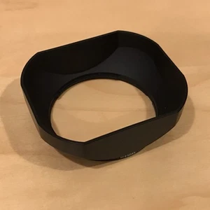 Panasonic Lumix H-ES045 Lens Hood for Leica 45mm And 25mm Excellent Condition - Picture 1 of 6