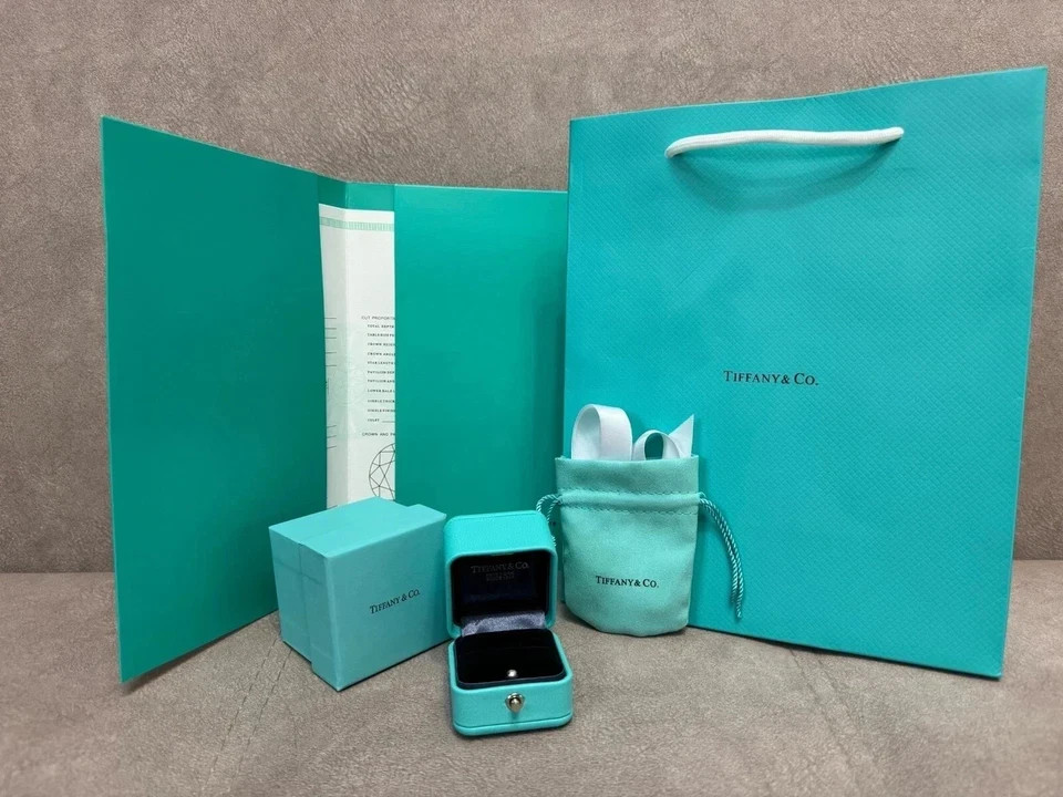 Tiffany & Co. ポーチとボックス 9個セット Tiffany & Co. ボックスとポーチセット - メルカリ
