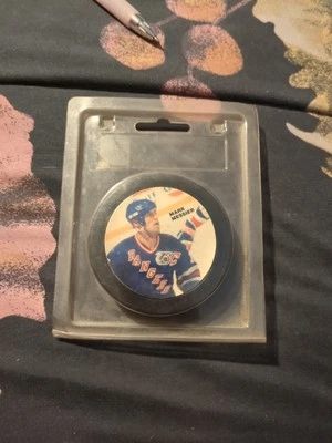 Mark Messier NHL Photo Puck Inglaco - Image 1 of 2