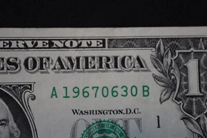 [30 de junio de 1967] Billete de cumpleaños de lujo de un dólar SN A 19670630 B - Imagen 1 de 3