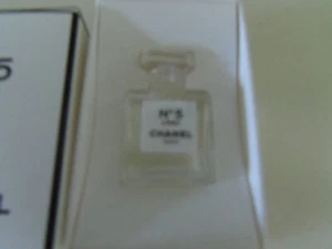 Miniatur von CHANEL - CHANEL No. 5 LÈAU - EAU DE Toilette 1,5 ml * BOX NEU - Bild 1 von 3