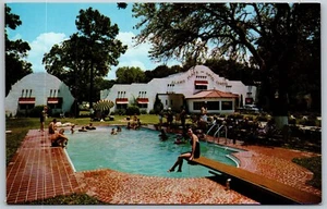 Vintage Gulfport Mississippi MS Alamo Plaza Hotel Courts Motel Poolblick Postkarte - Bild 1 von 2