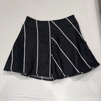 Minifalda a rayas blancas y negras Foto 1 de 4