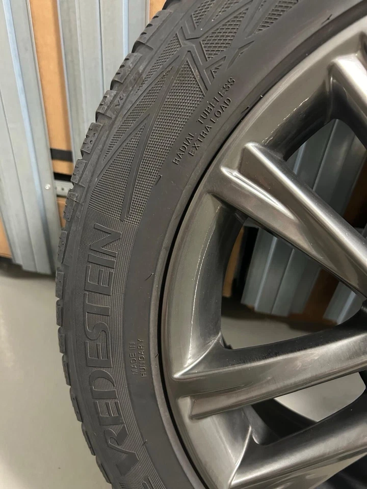 Winterreifen mit Originalen Lexus Alufelgen 215/55R17 98V   - Bild 1 von 4